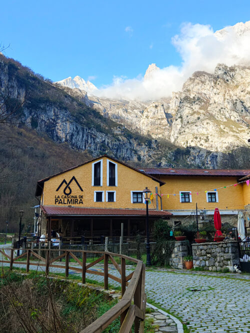 where to sleep ruta del cares